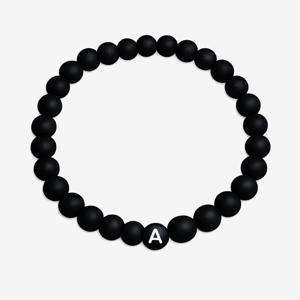 Mattschwarzes Armband mit Initiale
