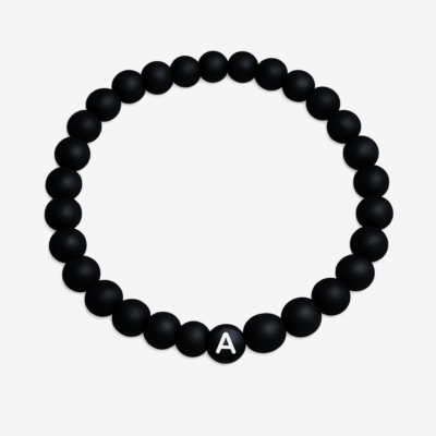 Mattschwarzes Armband mit Initiale